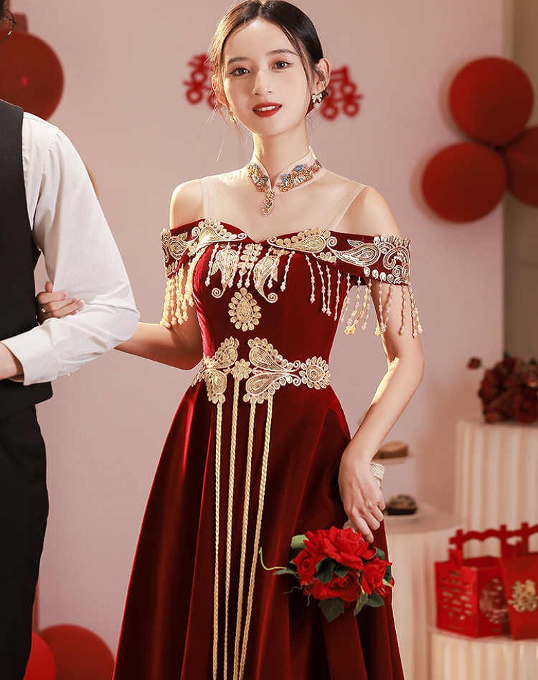 Luxury Lifestyle Girl - ชุดเดรสสไตล์จีนแบบกี่เพ้าสำหรับเจ้าสาว ไซส์เล็ก สามารถใส่ได้ในชีวิตประจำวัน ชุดเดรสหรูหราสำหรับงานหมั้นแบบไหล่เดียวสำหรับสาวๆ