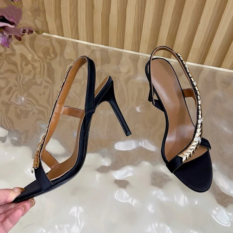 รองเท้าส้นสูงประดับเพชรหรูหรา  - Luxury Lifestyle Shoes บทวิจารณ์และราคา